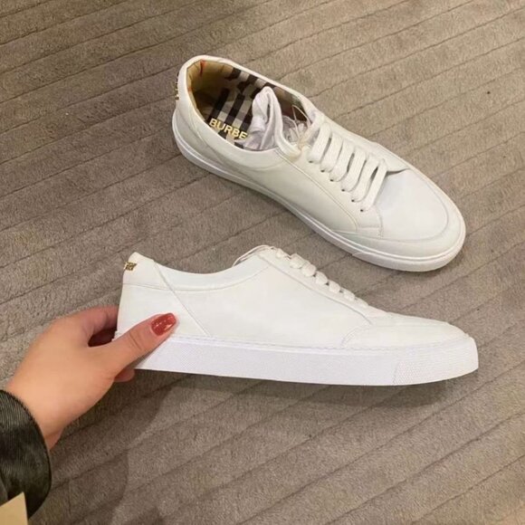 NWT BURBERRY Authentic New Salmond Logo Detail Leather Sneakers White 41 - Picture 1 of 9